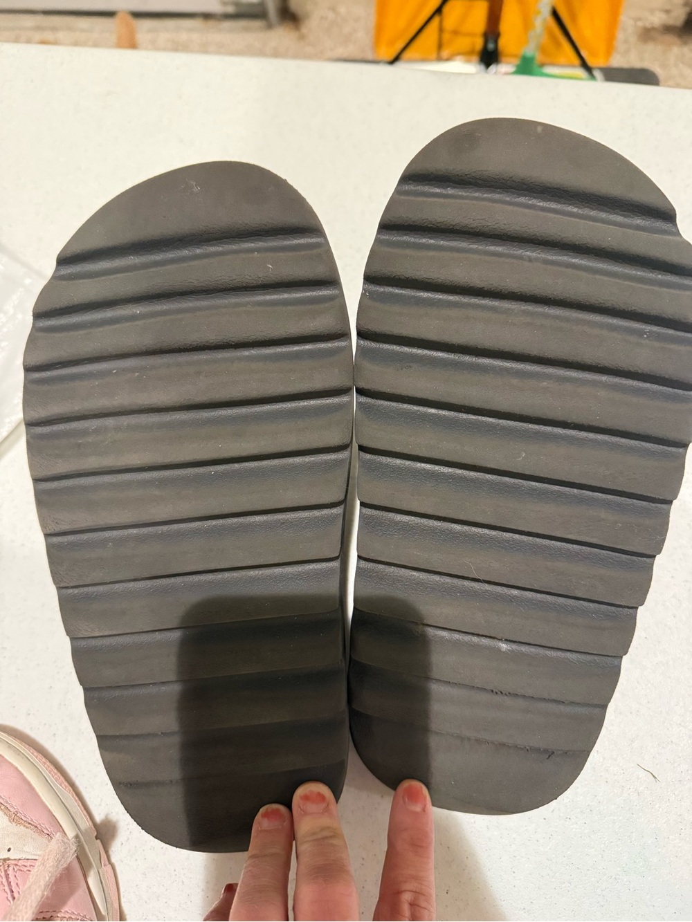 adidas Yeezy Black Slide Sandals - Picture 4 of 5